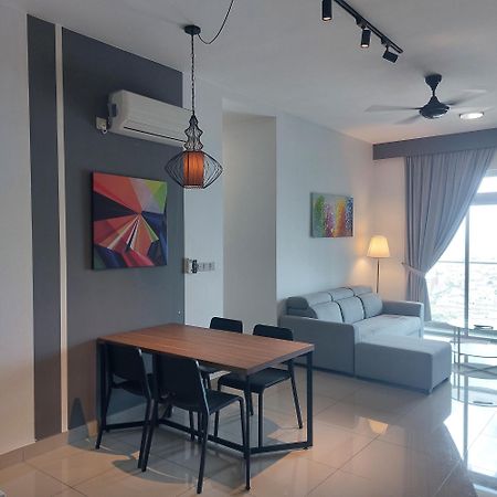 Twin Galaxy Jb Homestay By Summer Джохор Бахру Екстериор снимка