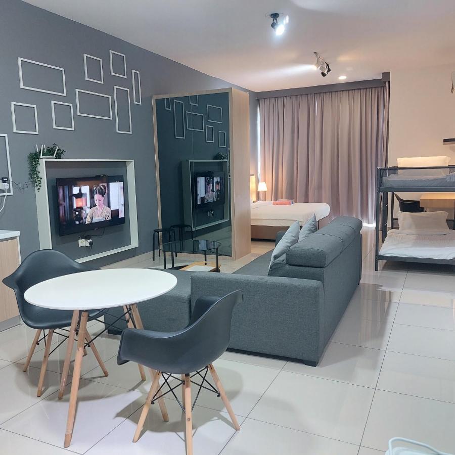 Twin Galaxy Jb Homestay By Summer Джохор Бахру Екстериор снимка